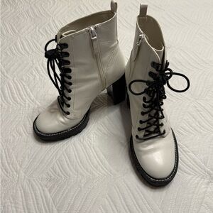 BP X Claudia Sulewski Women’s White Faux Leather Lace Up Heel Boots. Size 8.5